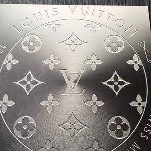 LOUIS VUITTON BOOK